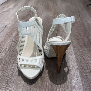ALDO Cream / Off White Cage Heels - Sandal with flux wooden heel